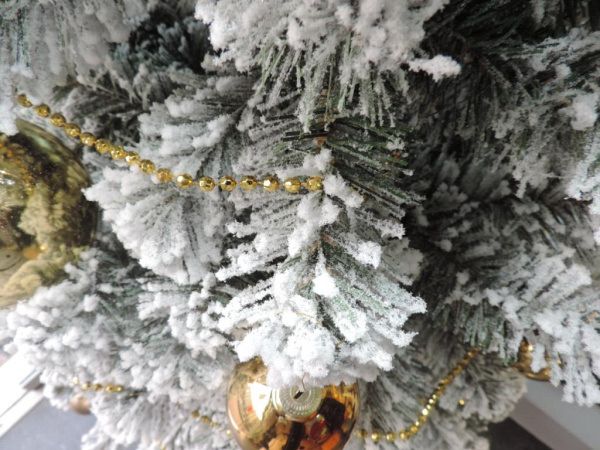 Елка "Оливия" заснеженная